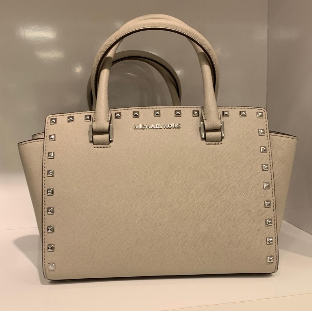 Michael Kors jet set travel bag